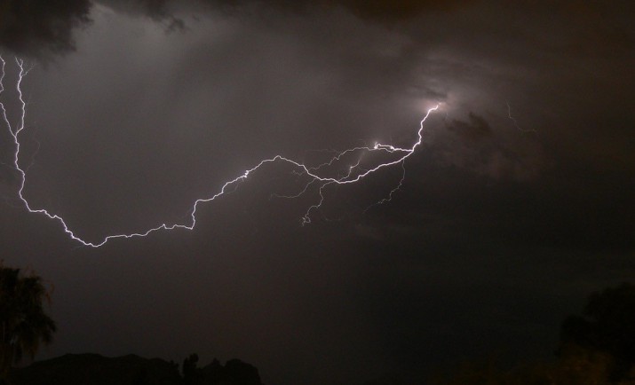 Mendoza: cuatro trabajadores resultan heridos por un&nbsp;rayo