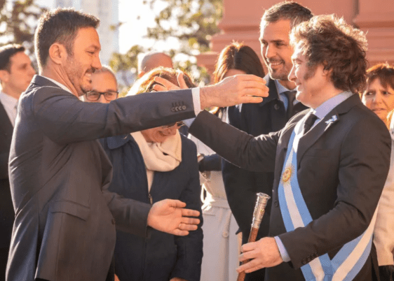 Luis Petri, con el respaldo de Javier Milei, resaltó la adquisición aeronáutica del&nbsp;F-16