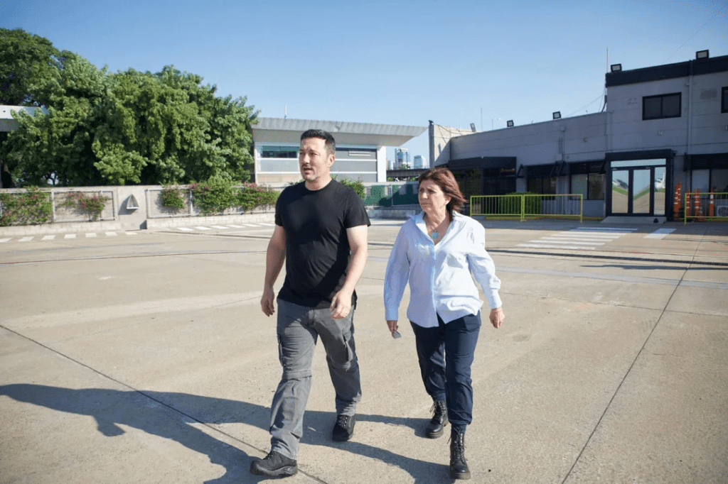 Javier Milei reconoce la labor de Luis Petri en Bahía&nbsp;Blanca