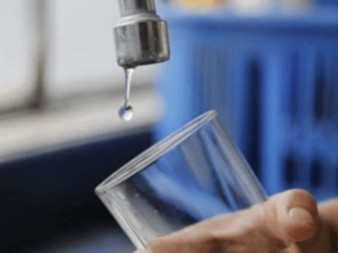 Veinte barrios del sur de San Luis permanecen sin agua potable por la rotura de un&nbsp;caño