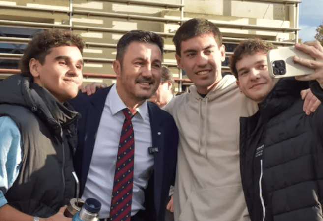 Petri felicitó a estudiantes mendocinos por su proyecto contra la ludopatía: “Es un placer escuchar a los jóvenes y ver su entusiasmo”