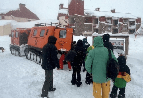 Rescataron a más de 30 personas aisladas por un intenso temporal de nieve en&nbsp;Mendoza