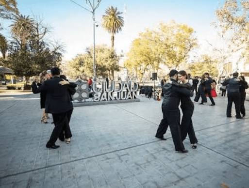 La cultura acompañó a los corredores en la Maratón Internacional de San&nbsp;Juan